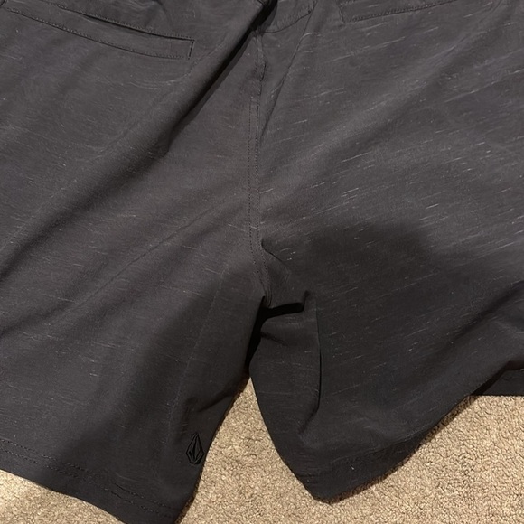 Volcom ModTech Board Shorts Trunks Sz xl Pocket Stretch - Picture 5 of 6